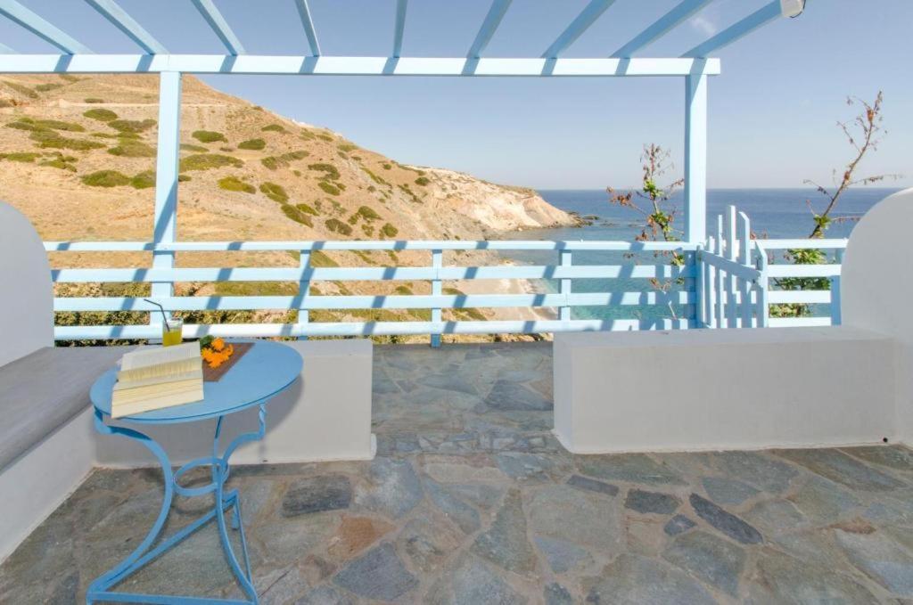 Thalassopetra In Agia Kyriaki Agia Kiriaki Beach (Milos) Exterior foto